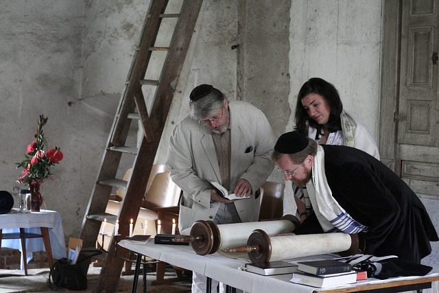 180 let vro synagogy ve kyni